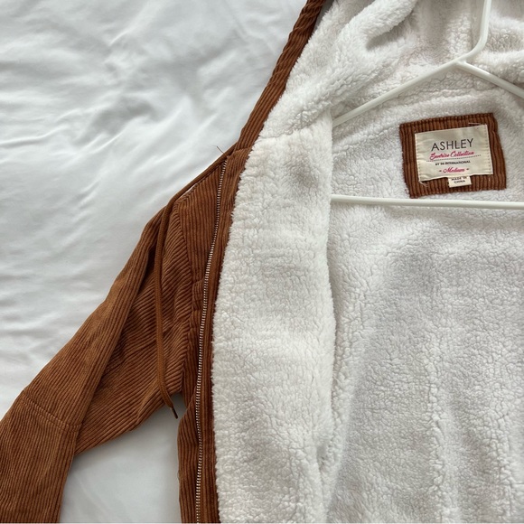 Corduroy Cropped Jacket - Picture 3 of 4